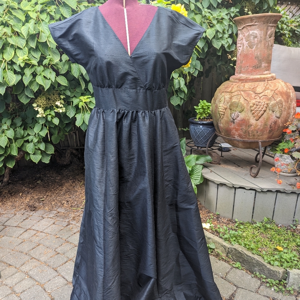Eshakti Sash tie dupioni surplice maxi dress (Medium)
